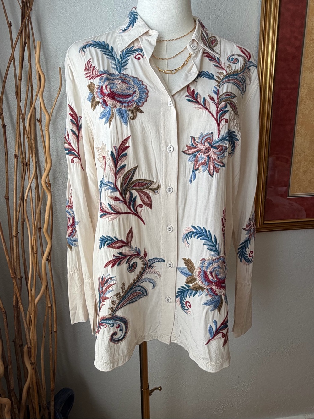 NWT Johnny Was Embroidered Floral Cream Button-Up Shirt Small